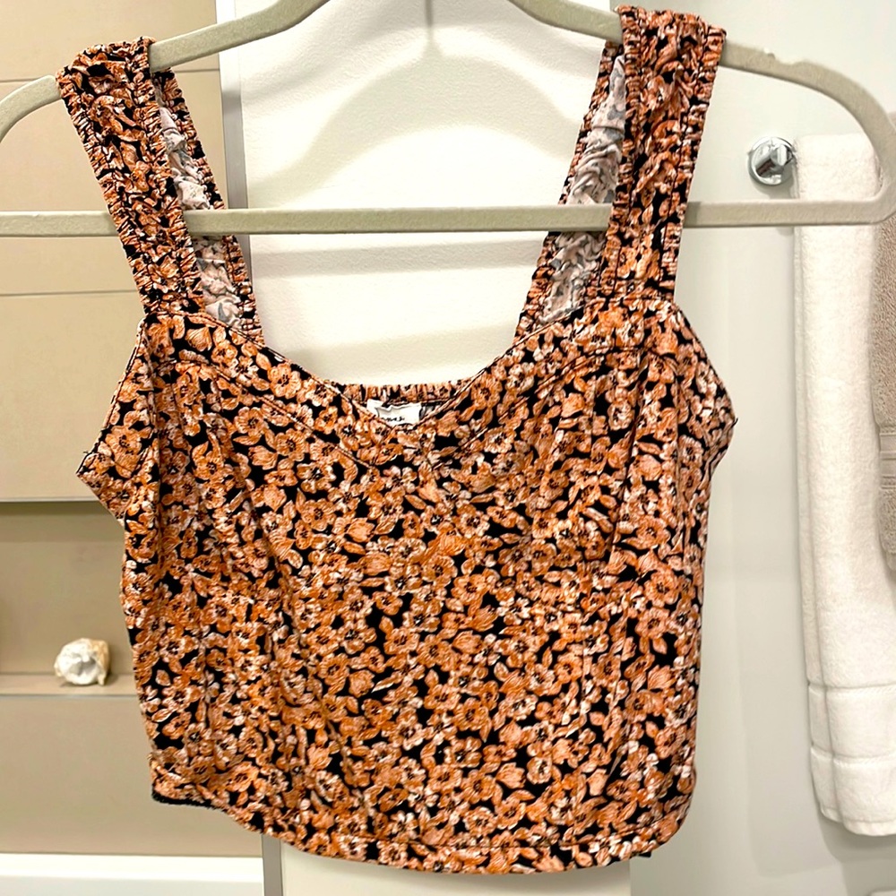 Medium orange/black crop top